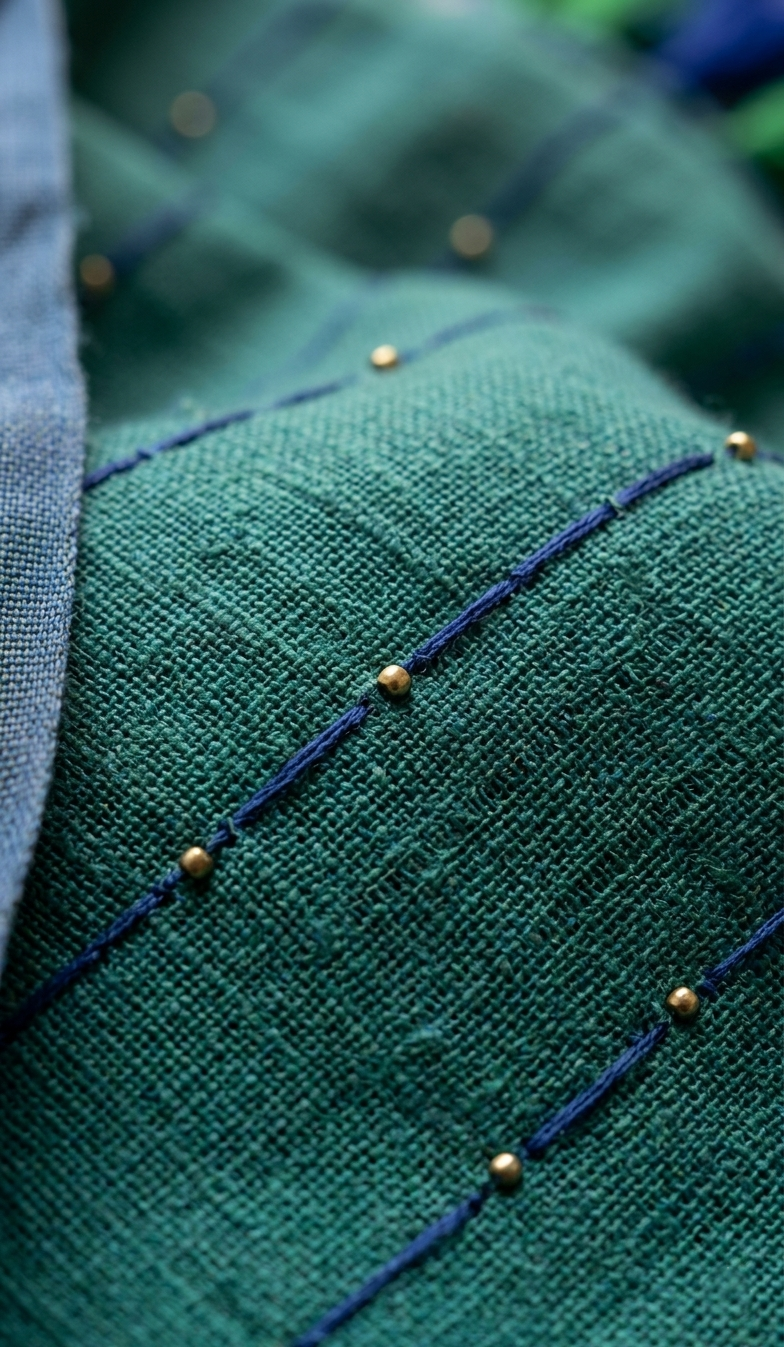 Mul Cotton Teal Green Line Buti Saree