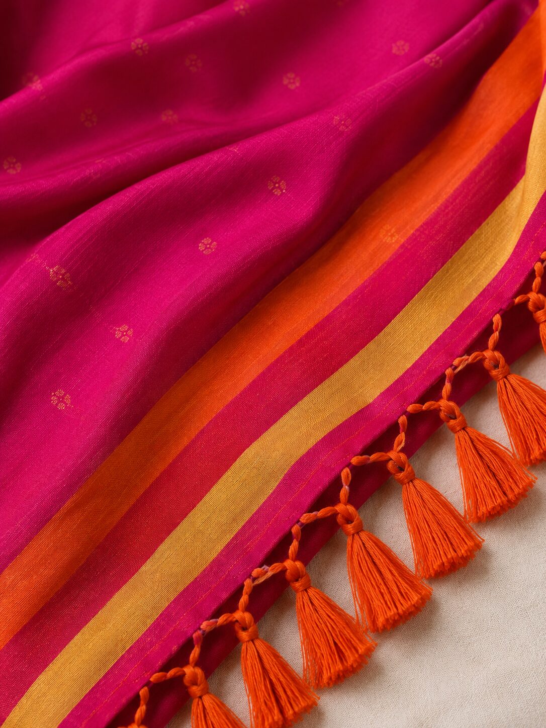 Magenta Mul Cotton Saree with Buti Motifs & Tassel Pallu - Image 3