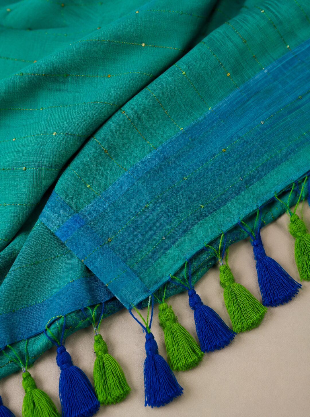 Teal Mul Cotton Saree with Dotted Lines & Tassel Pallu - Image 3