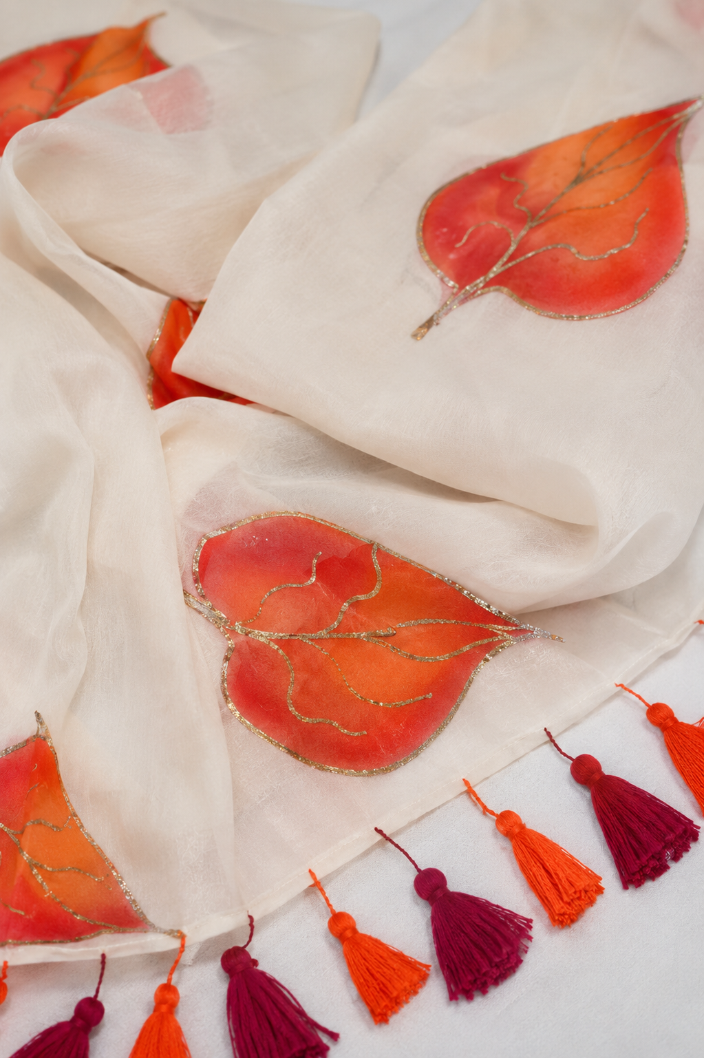 Autumn Leaves — Ivory Mul Cotton Saree with Orange Leaf Motifs - Image 3